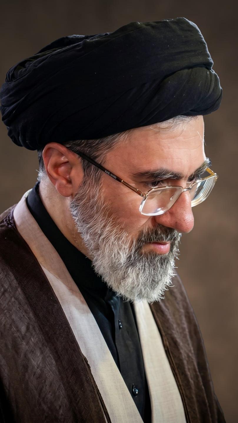 Message de l'Ayatollah Sayed Mojtaba Khamenei suite à la cérémonie funèbre et à l'inhumation du Guide des Chercheurs de Vérité du monde, le martyr Khamenei