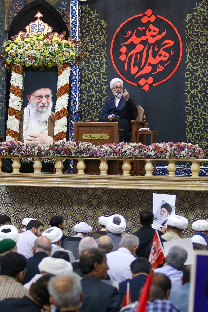 gallery item gzarsh_tswyry_az_mrasm_bzrgdasht_chhlm_aqay_shhyd_ayran_dr_hrm_mthr_hdrt_fatmh_mswmh_slam_allh_lyha_qm_3_140552723413.jpg