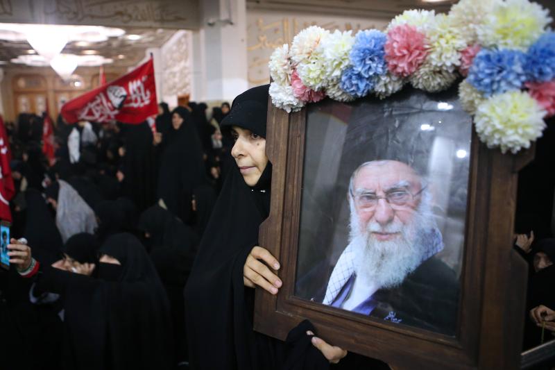 gallery item gzarsh_tswyry_az_mrasm_bzrgdasht_chhlm_aqay_shhyd_ayran_dr_hrm_mthr_hdrt_fatmh_mswmh_slam_allh_lyha_qm_7_140552723410.jpg